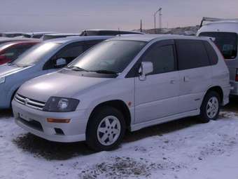 1999 Mitsubishi RVR Pictures