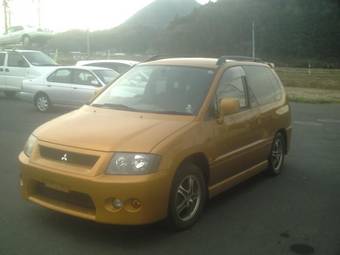 1999 Mitsubishi RVR Photos
