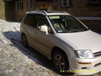 1999 Mitsubishi RVR Pics