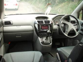 1999 Mitsubishi RVR Pictures