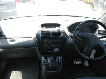 1999 Mitsubishi RVR Pictures