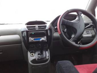 1999 Mitsubishi RVR Photos