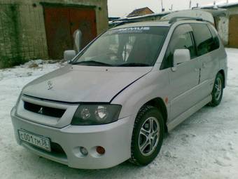 1999 Mitsubishi RVR Photos