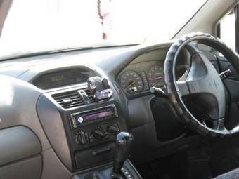1999 Mitsubishi RVR Pictures