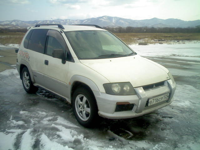 1999 Mitsubishi RVR
