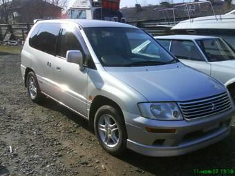 1999 Mitsubishi RVR Pictures