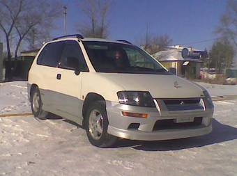 1999 Mitsubishi RVR Photos