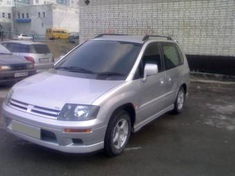 1999 Mitsubishi RVR Images