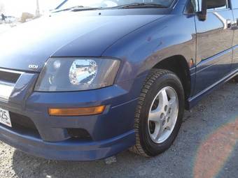 1999 Mitsubishi RVR Pictures