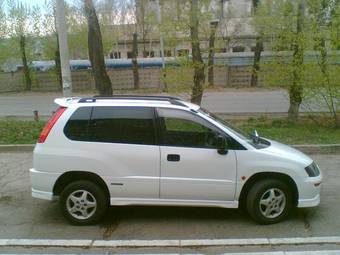 1999 Mitsubishi RVR Photos