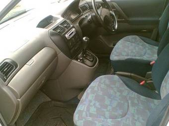 1999 Mitsubishi RVR Images
