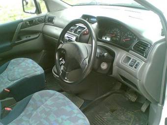 1999 Mitsubishi RVR Pictures