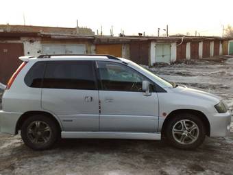 1999 Mitsubishi RVR Images