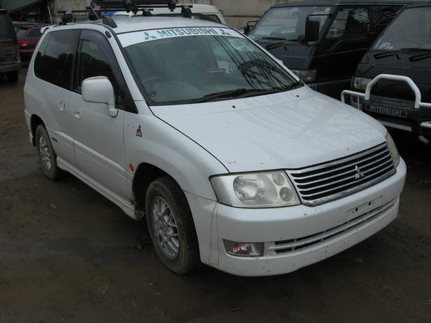 1999 Mitsubishi RVR