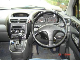 1999 Mitsubishi RVR Pictures
