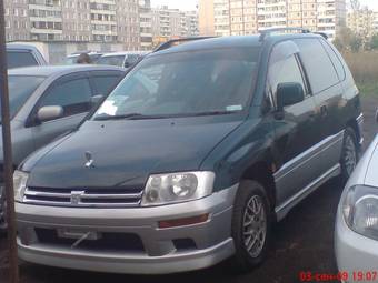 1999 Mitsubishi RVR Pictures