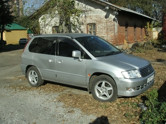 2000 Mitsubishi RVR