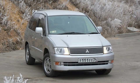 2000 Mitsubishi RVR