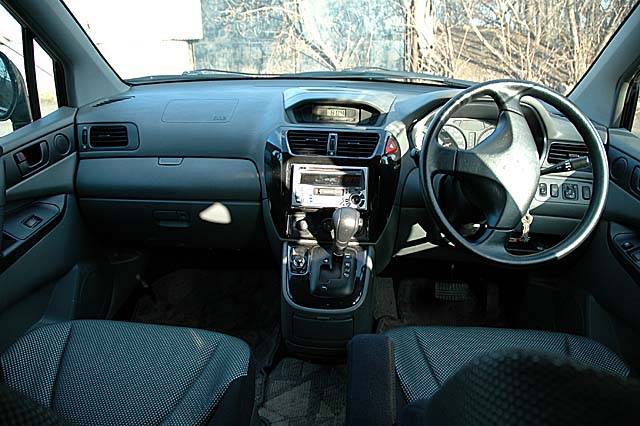 2000 Mitsubishi RVR