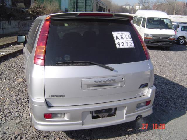 2000 Mitsubishi RVR