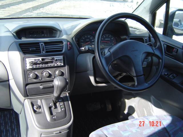 2000 Mitsubishi RVR