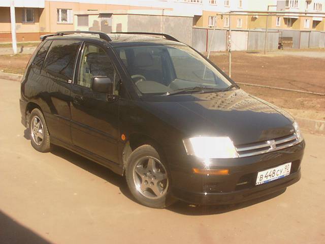 2000 Mitsubishi RVR