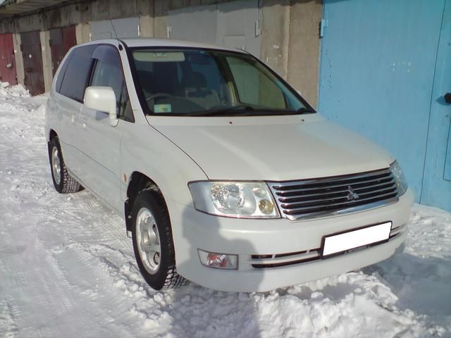 2000 Mitsubishi RVR