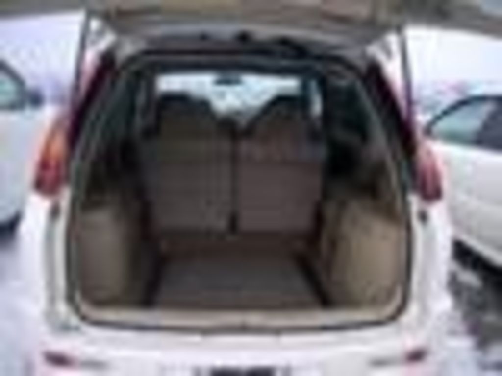 2000 Mitsubishi RVR