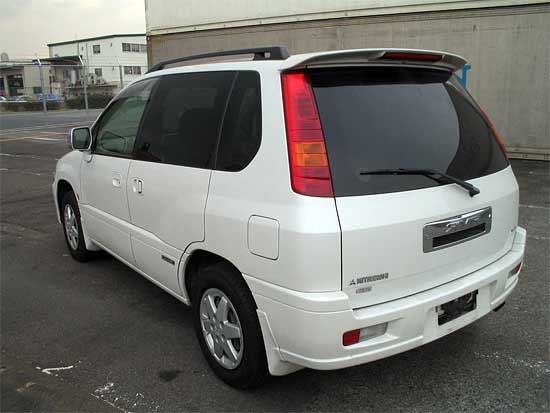 2000 Mitsubishi RVR Pics