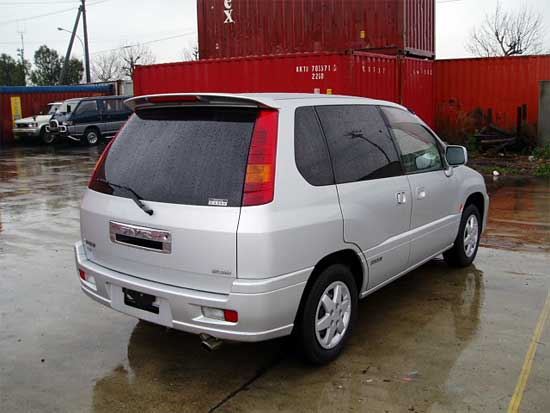 2000 Mitsubishi RVR Pictures