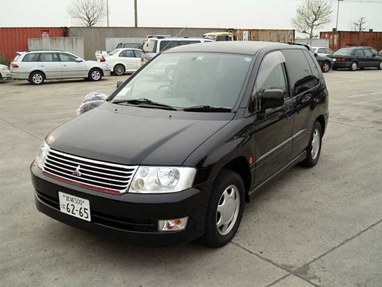 2000 Mitsubishi RVR Pictures