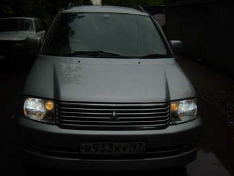2000 Mitsubishi RVR Pics