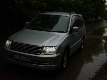 2000 Mitsubishi RVR Pictures