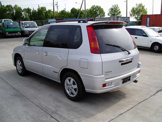 2000 Mitsubishi RVR Pictures