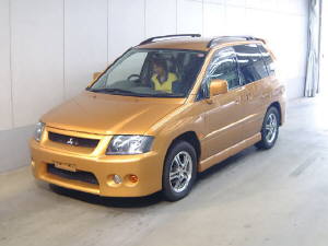 2000 Mitsubishi RVR Photos