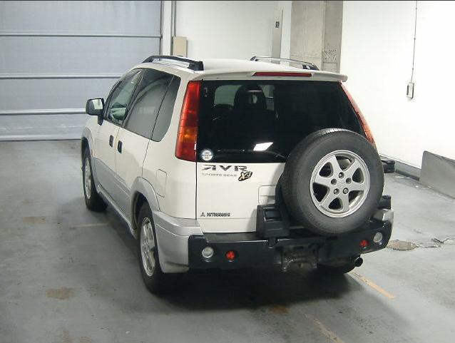 2000 Mitsubishi RVR Images