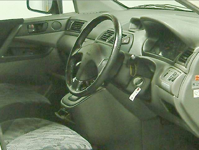 2000 Mitsubishi RVR Pictures