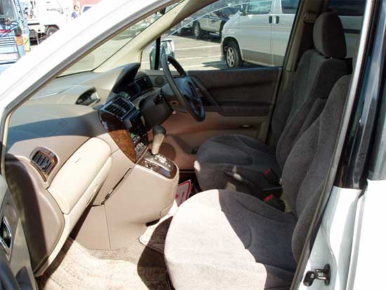 2000 Mitsubishi RVR Images
