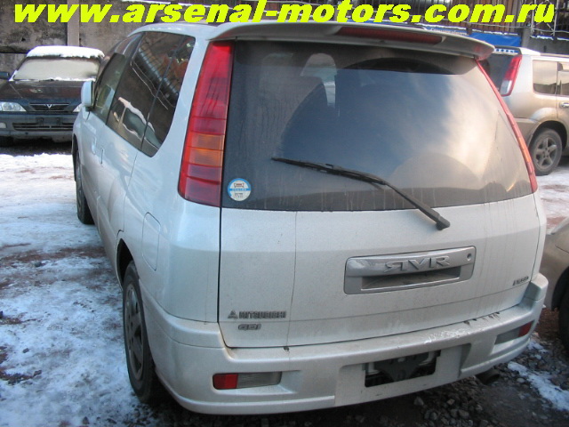 2000 Mitsubishi RVR Pictures