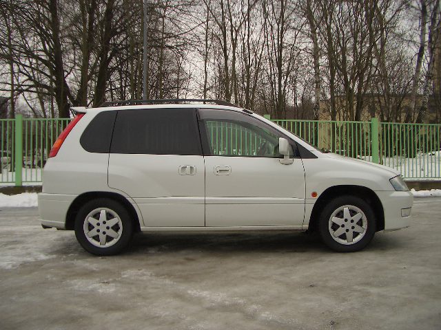 2000 Mitsubishi RVR For Sale