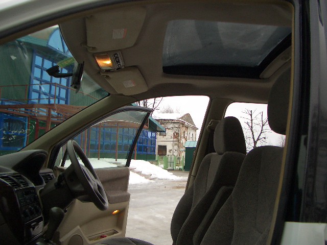 2000 Mitsubishi RVR Pictures
