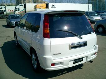 2000 Mitsubishi RVR Pictures