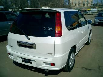 2000 Mitsubishi RVR Pics