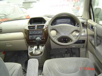 2000 Mitsubishi RVR Photos