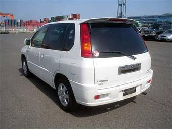 2000 Mitsubishi RVR Pictures