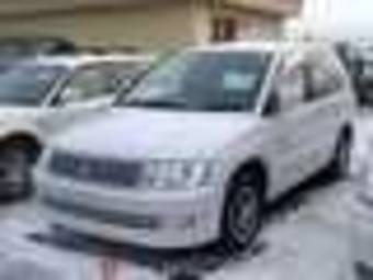 2000 Mitsubishi RVR Photos