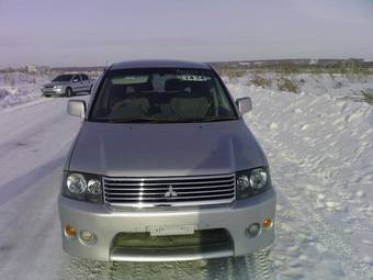 2000 Mitsubishi RVR Photos