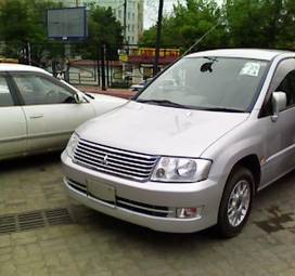 2000 Mitsubishi RVR Images