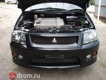 2000 Mitsubishi RVR Pictures