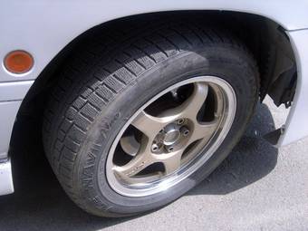 2000 Mitsubishi RVR Images